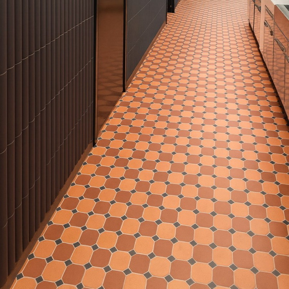 Керамогранит Top Cer 4421/20 OCT14-B Brick Red 20 Ochre Yellow 21 OCTAGON/Black 14 Dots 30x30